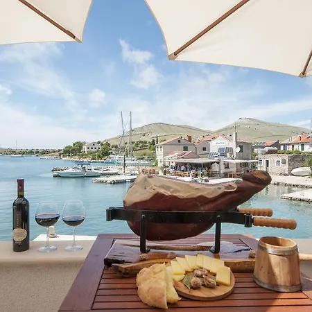 Holiday Queen Of Kornati